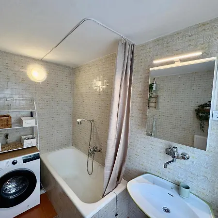 Apartment Quiet Suburbs Large And Free Parking *